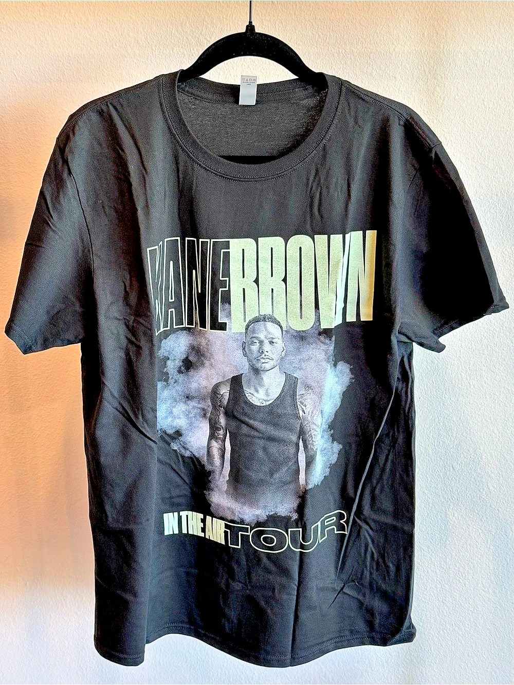Fruit of the Loom Kane Brown In The Air Tour Concert T-Shirt Graphic Tee Black